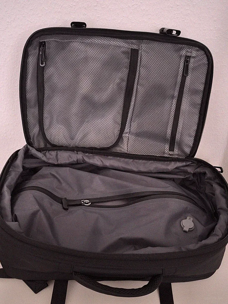 BANGE Airback-Rucksack mit Diebstahlschutz, Vakuum-Kompressionsrucksack