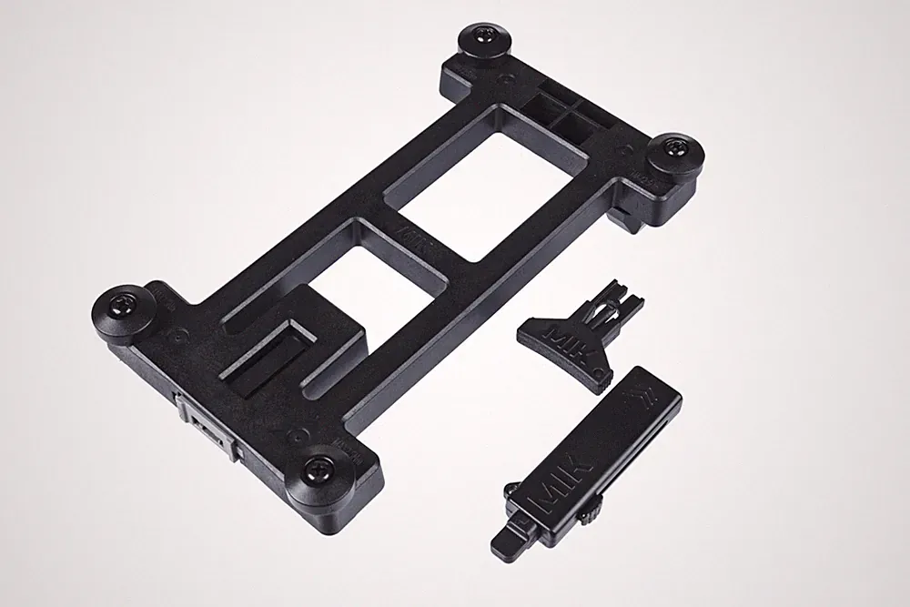 Basil Fahrrad MIK 2.0 Gepäckträger Adapter Halter mit 2 Schlüsseln abschließbar