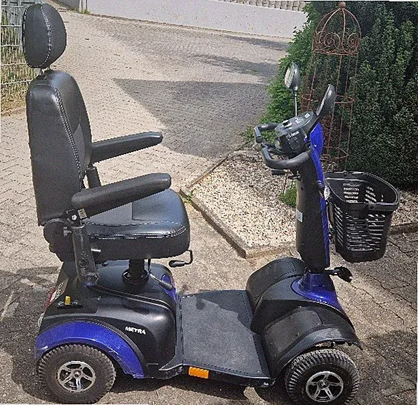 E-Scooter mit Sitz für Senioren