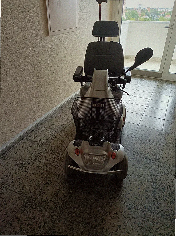 Sitz E-Scooter mit Sitz für Senioren
