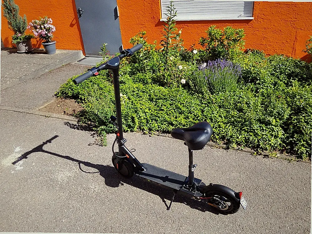iScooter E9 TMax mit Sitz – Nur 140 km – fast wie neu – Top-Zustand