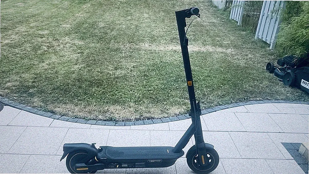 Segway Ninebot MAX G2 D 450W 15300mAh E-Scooter - Schwarz
