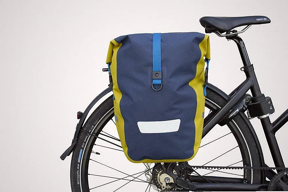 Wasserdichte Fahrrad Gepäckträgertasche mit Rolltopverschluss in 2 Farben