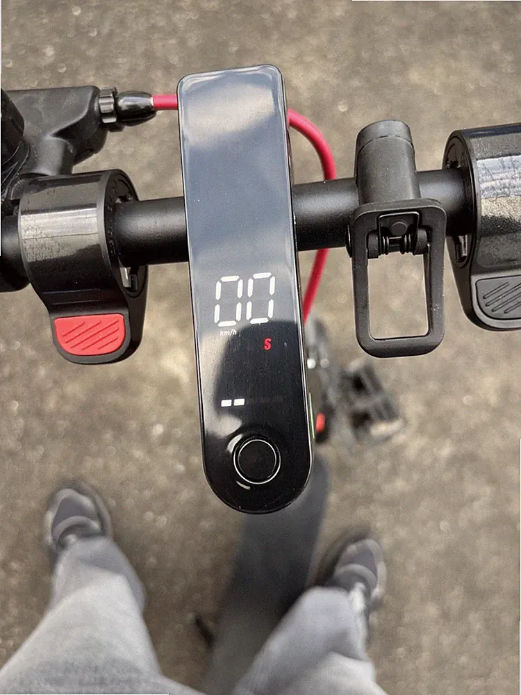 Xiaomi E Scooter E9 40km Reichweite, Max 20km/h 2 Modis D Und S Leicht Benutzt