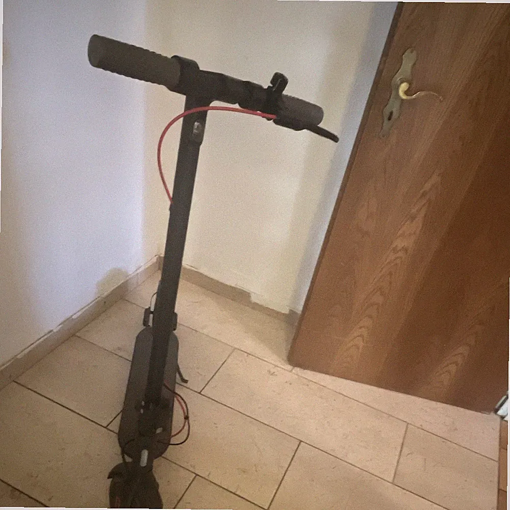 Xiaomi E-Scooter klappbar, Schwarz, mit Display, Frontlicht & Rücklicht