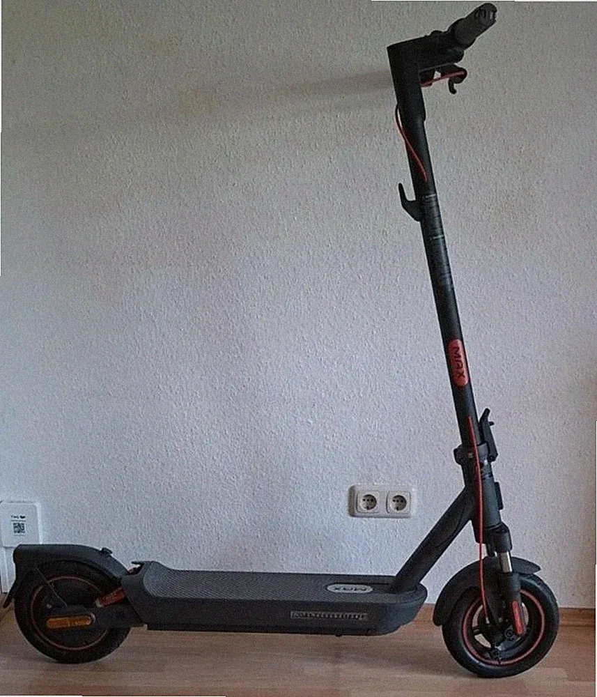 XIAOMI Scooter 5 Max E-Scooter (10 Zoll, Black) wie neu